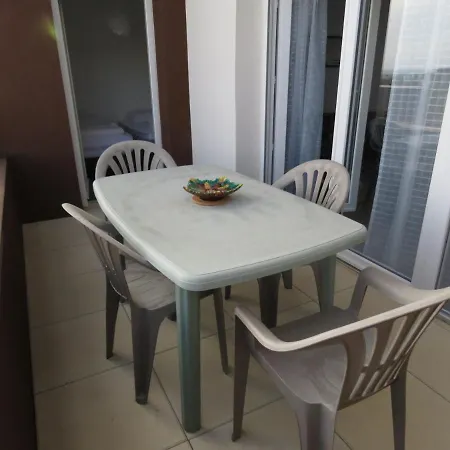 Appartamento T2 Confort 43m² Avec Terrasse Et Parking à - Fr-1-472-148