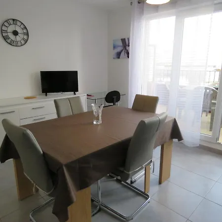 T2 Confort 43M² Avec Terrasse Et Parking A Sete - Fr-1-472-148 公寓