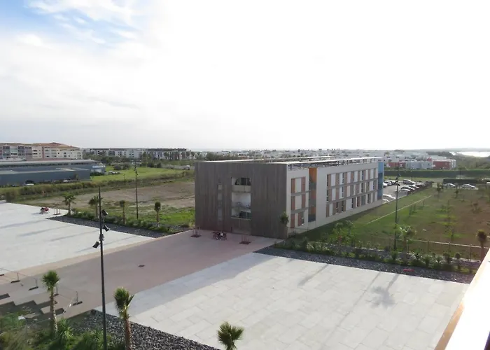 T2 Confort 43M² Avec Terrasse Et Parking A Sete - Fr-1-472-148 Lägenhet